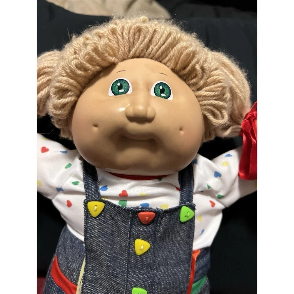 Cabbage Patch Kids 1978-1982 Sandy Brown/Blonde hair, Green Eyed Girl Red Bows